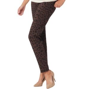 Susan Graver Weekend Pull On Premium Stretch Animal / Leopard Print Pants.